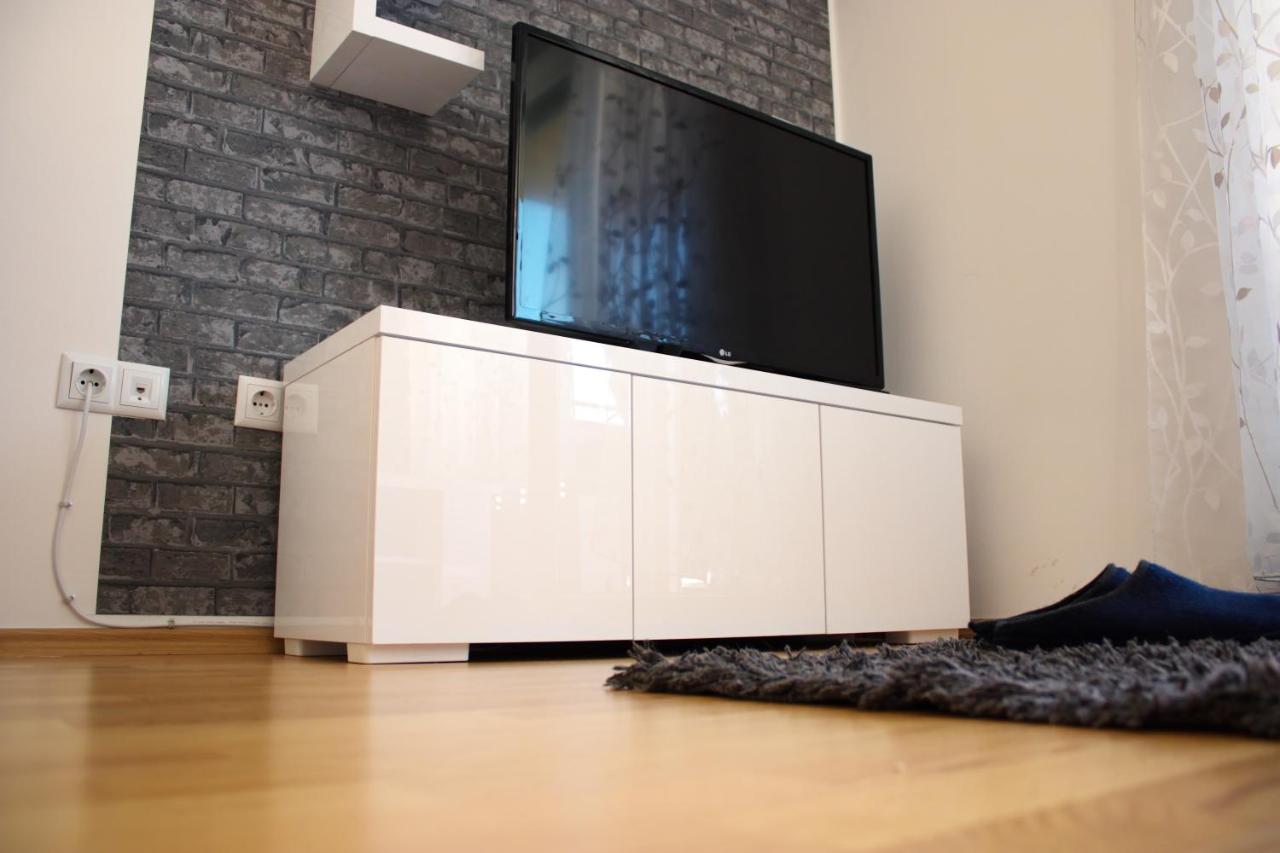 Studio Apartman Miljacka 13 Сараево Экстерьер фото